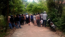 Lên cơn tâm thần, con trai dùng rựa chém chết bố